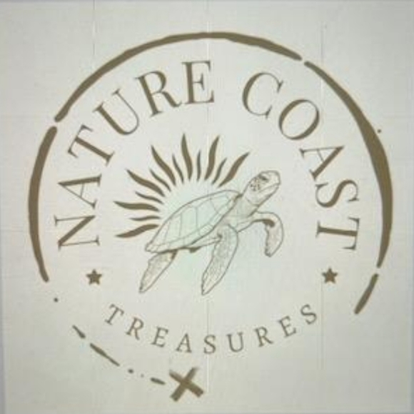 Meet your Posher, We Sell Vintage Clothing And Rare Finds. - Picture 1 of 1